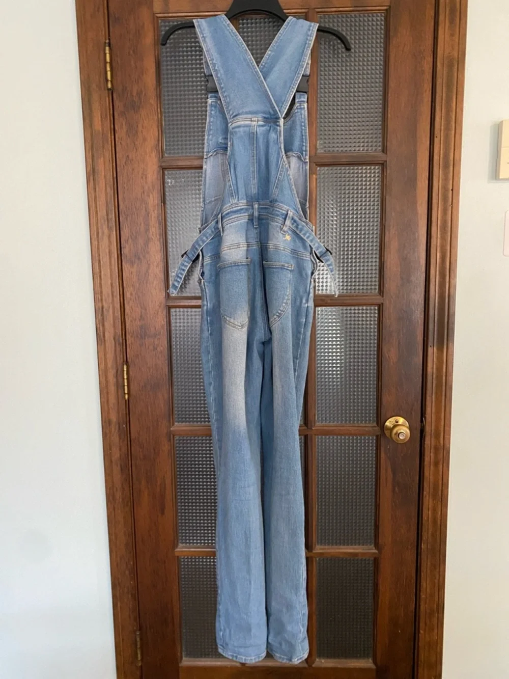 The Mumsie "Classic" light wash denim baby-carrier overalls - Picture 3 of 5